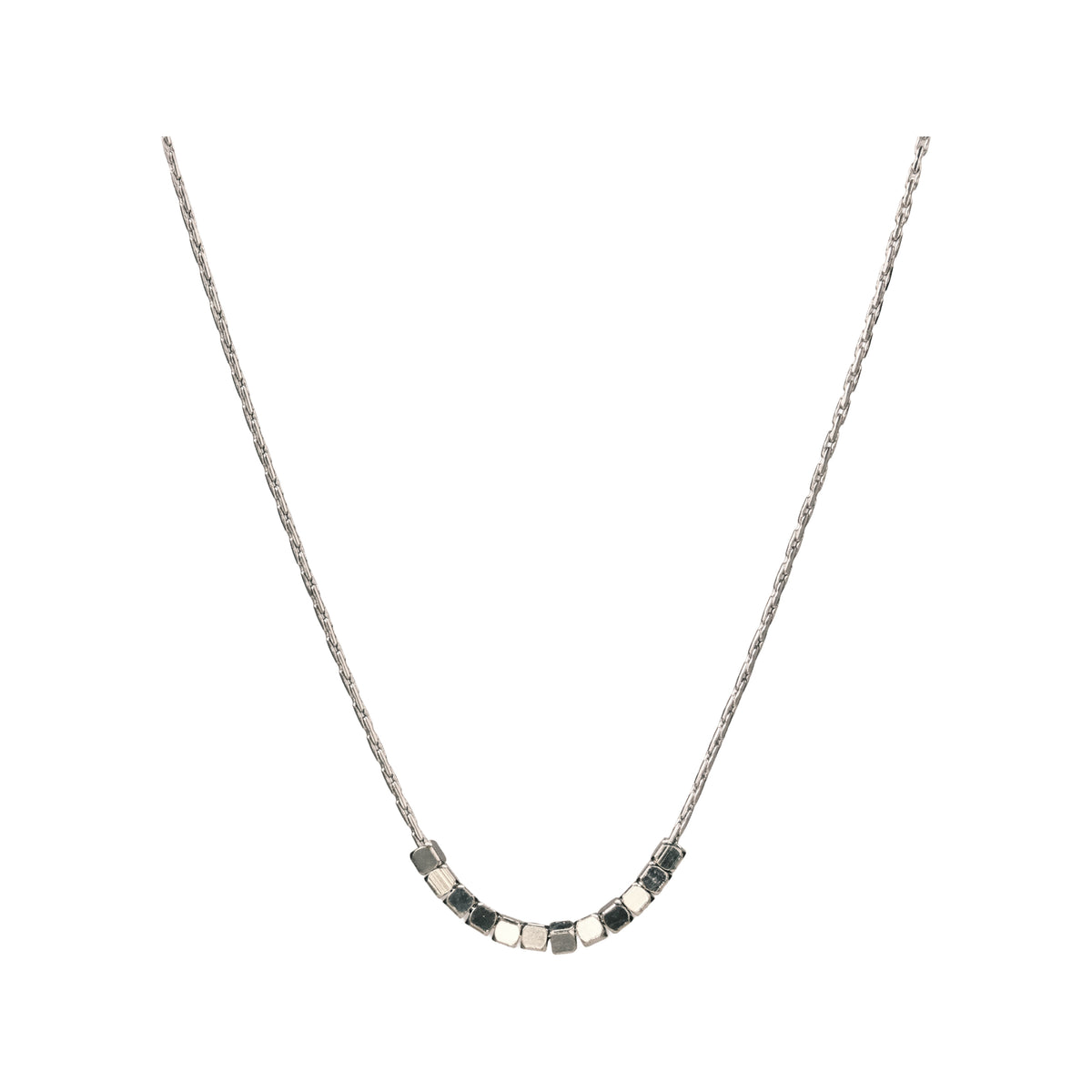 Set 04: Silver-tone cube chain, complete jewelry view.